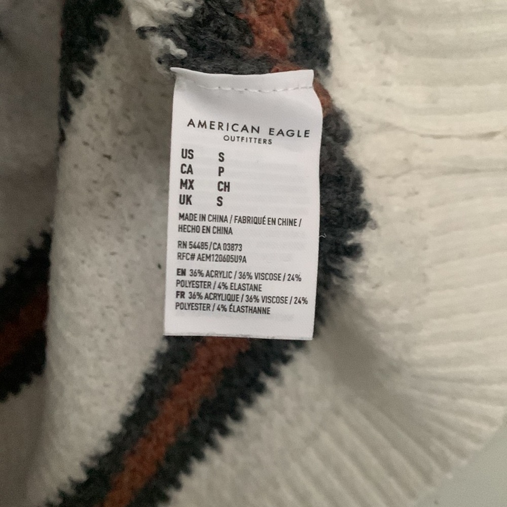American Eagle Sweater - Picture 5 of 5